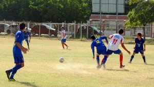 La Sub18 del Zulia FC demostró buen manejo de pelota en el torneo. (Foto: María José Ramírez)