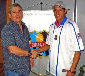 Pedro Cordero (derecha) logró un acuerdo con el Zulia FC.